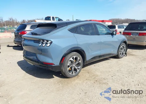 2023 Ford Mustang Mach-E Premium z USA, uszkodzony, nr VIN 3FMTK3SU3PMA65341